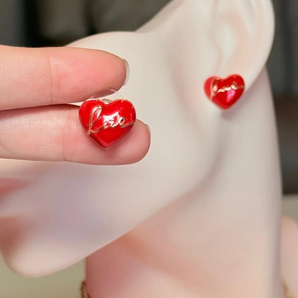⚜️ Heart-Shaped Red Earrings